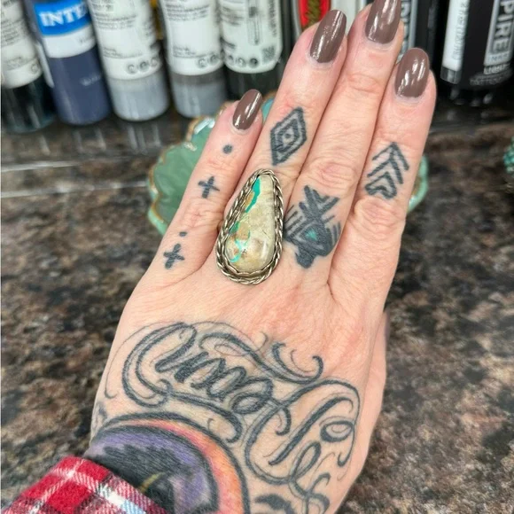 Beautiful Royston ribbon sterling ring - Picture 3 of 6